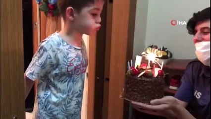 Maltepe'de polisten 6 yaşındaki çocuğa doğum günü sürprizi