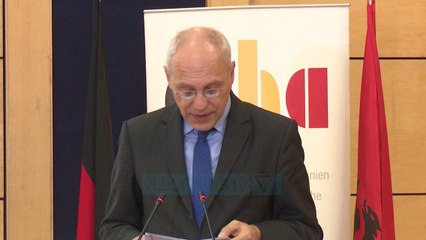 Teatri / Britania: Të shqetësuar nga humbja e mundësisë për dialog - News - Vizion Plus