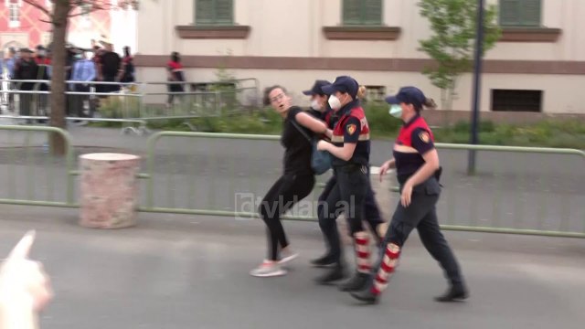 Shembet Teatri Kombetar |Lajme-News