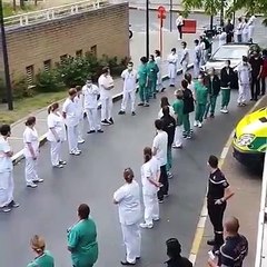 Sağlık çalışanlarından Belçika Başbakanı Wilmes’e şok protesto! Hepsi sırtını döndü