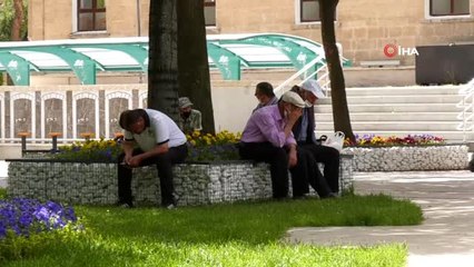 Isparta'da yaşlıların iznine sıcak engeli