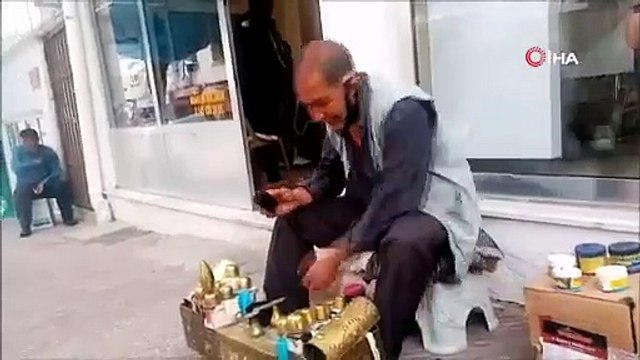 Yediği cezadan 1 ay sonra dışarı çıktı, izni ayakkabı boyayarak geçirdi