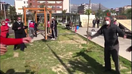 - Parklara çıkanlara jimnastik hareketli spor