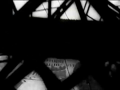 Panorama pendant l’ascension de la tour Eiffel (Panorama durante el ascenso de la Torre Eiffel)[1897]