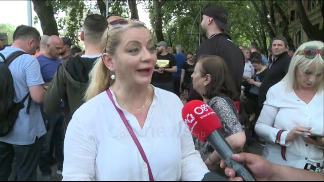 Ora News - Vokshi: Shembja e teatrit sinjalizon shembjen e demokracisë, do të vijojmë protestat