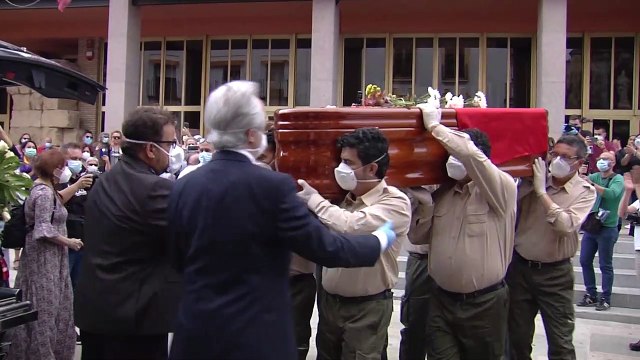 Los cordobeses despiden a Julio Anguita entre aplausos