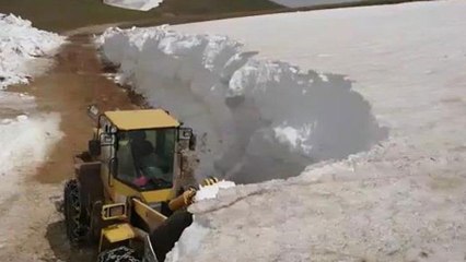 Kardan kapalı yayla yolları açılıyor