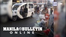Members of Manila City Hall forced the sidewalk vendors to pack their vending items