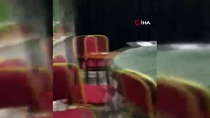 Bursa’da ilginç görüntüler! Perdenin arkasına saklanmaya çalıştı