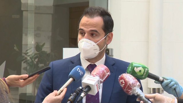 Aguado cree que lo irresponsable es no dejar pasar a Madrid a fase 1