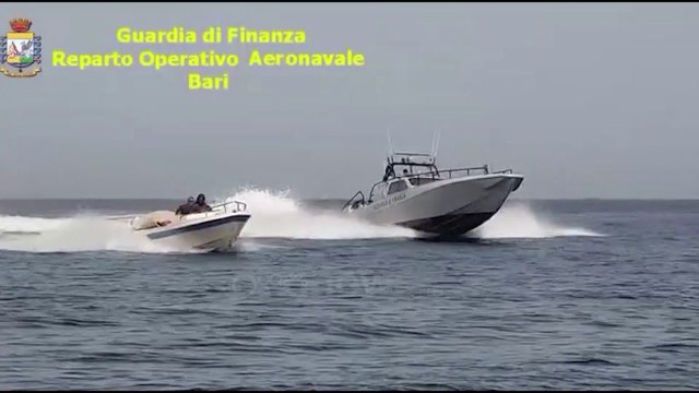 Ora News -Itali: Transportoi me skaf 546 kg marijuanë dhe 17 kg hashash, pranga 31-vjeçarit shqiptar