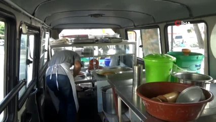 Çalıştığı otel kapanınca işten ayrıldı, pes etmedi minibüs alıp seyyar tatlıcığa başladı