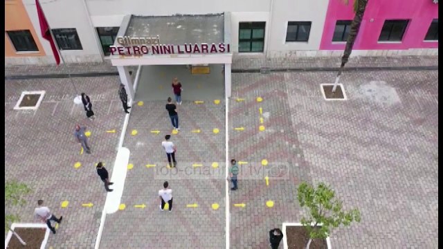 Maturantët sot në shkollë/ Rikthehen të përsërisin lëndët para provimeve, por...