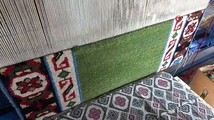 Bu halının metrekaresi 20 günde dokunuyor