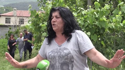 Скачать видео: Banorët kundër shembjes! Në Laç pretendojnë se shtëpitë nuk u janë dëmtuar nga tërmeti