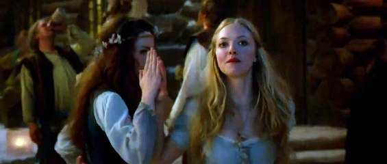 Caperucita Roja (2011) - Tráiler final español