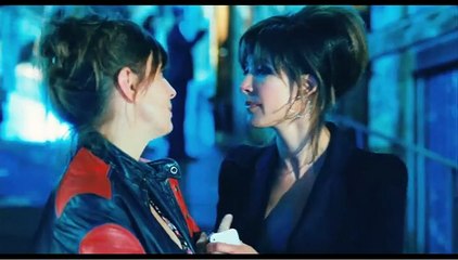 La felicidad nunca viene sola - Tráiler español