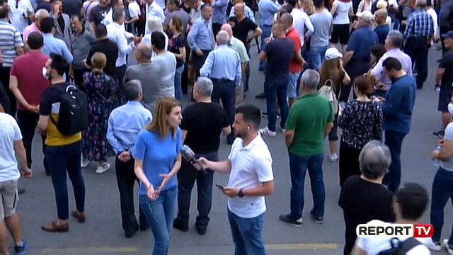 Kërpaçi për Report Tv: S'do lejojmë që 1 i 'çmendur të na çmendë të gjithë'! Do luftoj me dhëmbë