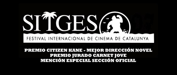 Una chica vuelve a casa sola de noche - Tráiler español