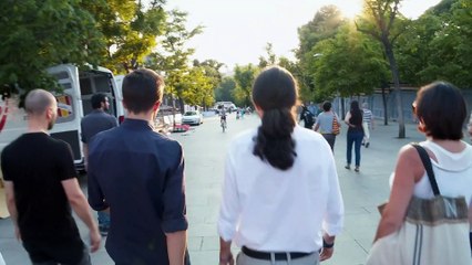 Política, manual de instrucciones - Tráiler