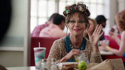 Hello, My Name Is Doris - Tráiler español