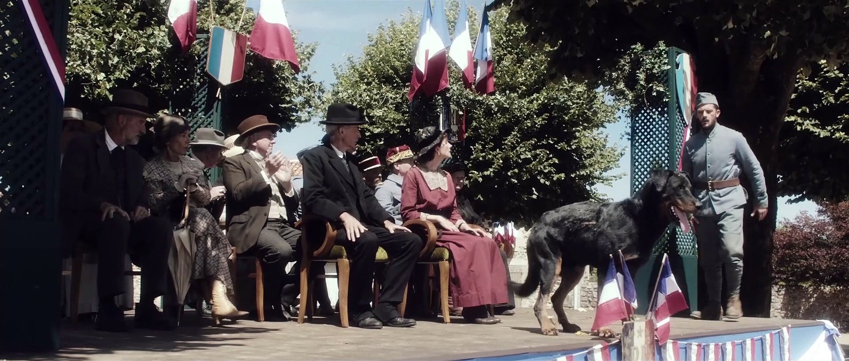 El collar rojo - Tráiler español (doblado)