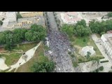 Protesta e artistëve kundër shembjes së Teatrit/ Report Tv sjell pamje me dron