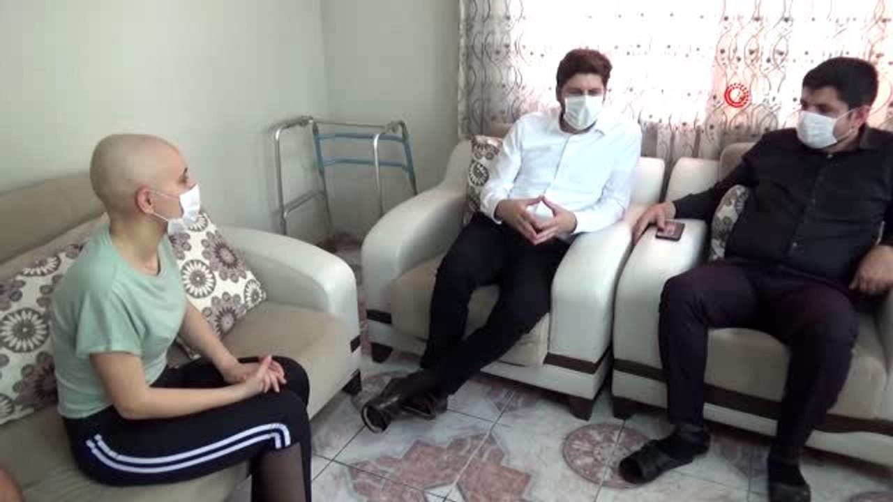 Hayata tutunmaya çalışan Ayyüce'ye Alper Potuk sürprizi