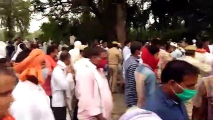 भाजपा नेता की हत्या के मामले में, ग्रामीणों ने बीजेपी विधायक को खदेड़ा