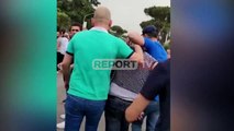 Report TV -Momenti kur qytetari hedh shashkën në protestë, policia e ndjek nga pas!