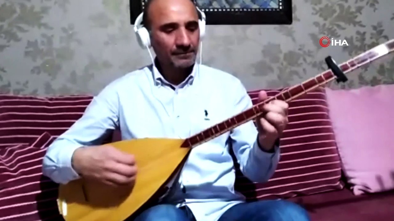 İlkadım korosu evlerden 'Sarı saçlım, mavi gözlüm' eserini seslendirdi