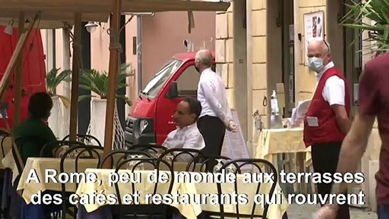 Déconfinement: en Italie, peu de clients pour la réouverture des cafés et restaurants