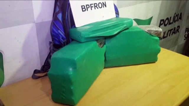 Travesti, menor de idade, é apreendida com drogas durante ação do BPFron