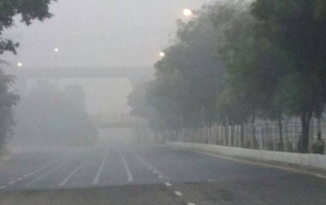 Speed news: Delhi-NCR turns into gas chamber, visibility goes down