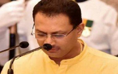 Union Minister Anant Hegde apologises for his remark on changing Constitution in Parliament