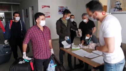 Van’da karantina süresi dolan 142 kişi, evlerine uğurlandı