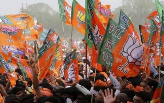 BJP MP Sanjay Kakade predicts party won't win sufficient seats to establish government in Gujarat