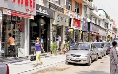 Bhabijiyaan travelling around Delhi, eat, shop, and relish at Connaught Place