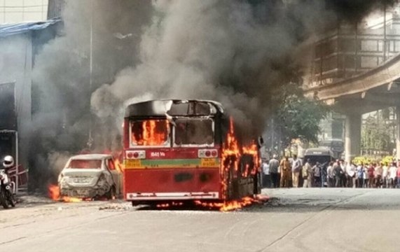 Delhi: Cars catch fire in Timarpur area, goods worth several lakhs of rupees damaged