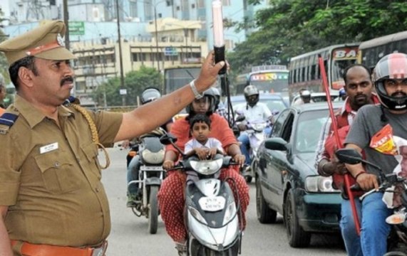 Bengaluru: Instead of fine, police shows instructional video to traffic offenders