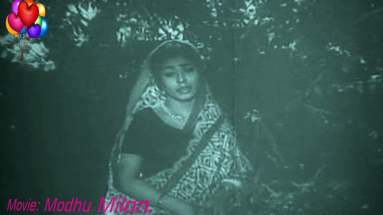 কথা বল না বল ওগো বন্ধু ছায়া হয়ে তবু পাশে রইবো (Kotha Bolona Bolo Ogo Bondhu) শিল্পীঃ ফেরদৌসি রহমান, চলচ্চিত্রঃ মধুমিলন।