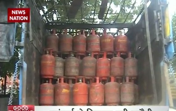Mudda Aaj Ka: Price of non-subsidised LPG hiked by Rs 93