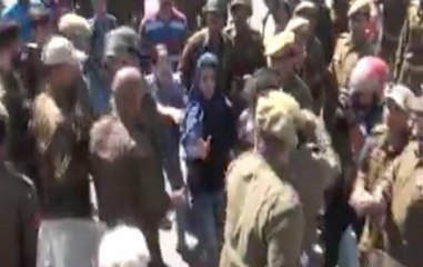 Jammu: Police lathicharge students demanding cancellation of Class 12 physics exam