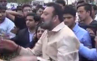 Sanjay Dutt's bodyguards manhandle mediapersons on the sets of 'Bhoomi'