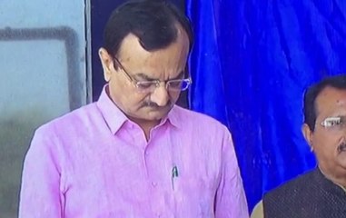 Man hurls shoes at Gujarat home minister Pradeepsinh Jadeja