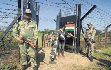 BSF jawan celebrates Deepavali  at Attari-Wagah borde