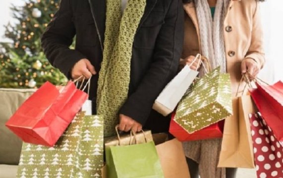 Shopping Time: You shouldn't miss out shopping in Lokhandwala Market in Mumbai