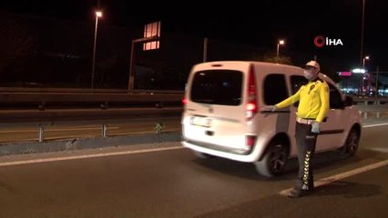 - E-5 karayolunda trafik uygulaması gerçekleştirildi- Haliç Köprüsü Ayvansaray Mevkiinde yoldan...