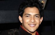 Singer Aditya Narayan misbehaves with airline staff over baggage