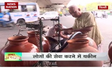 68 year-old Natrajan provides drinking water to passer-by on roads of Delhi